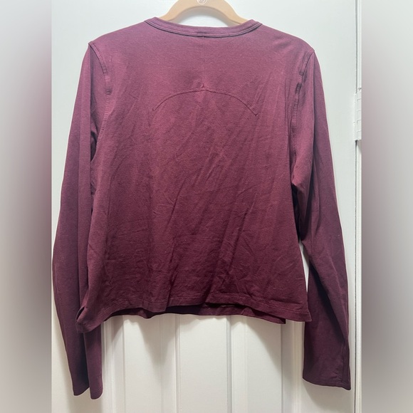 Lululemon Classic-Fit Cotton-Blend Long Sleeve in Garnet Size 12 - Picture 3 of 5